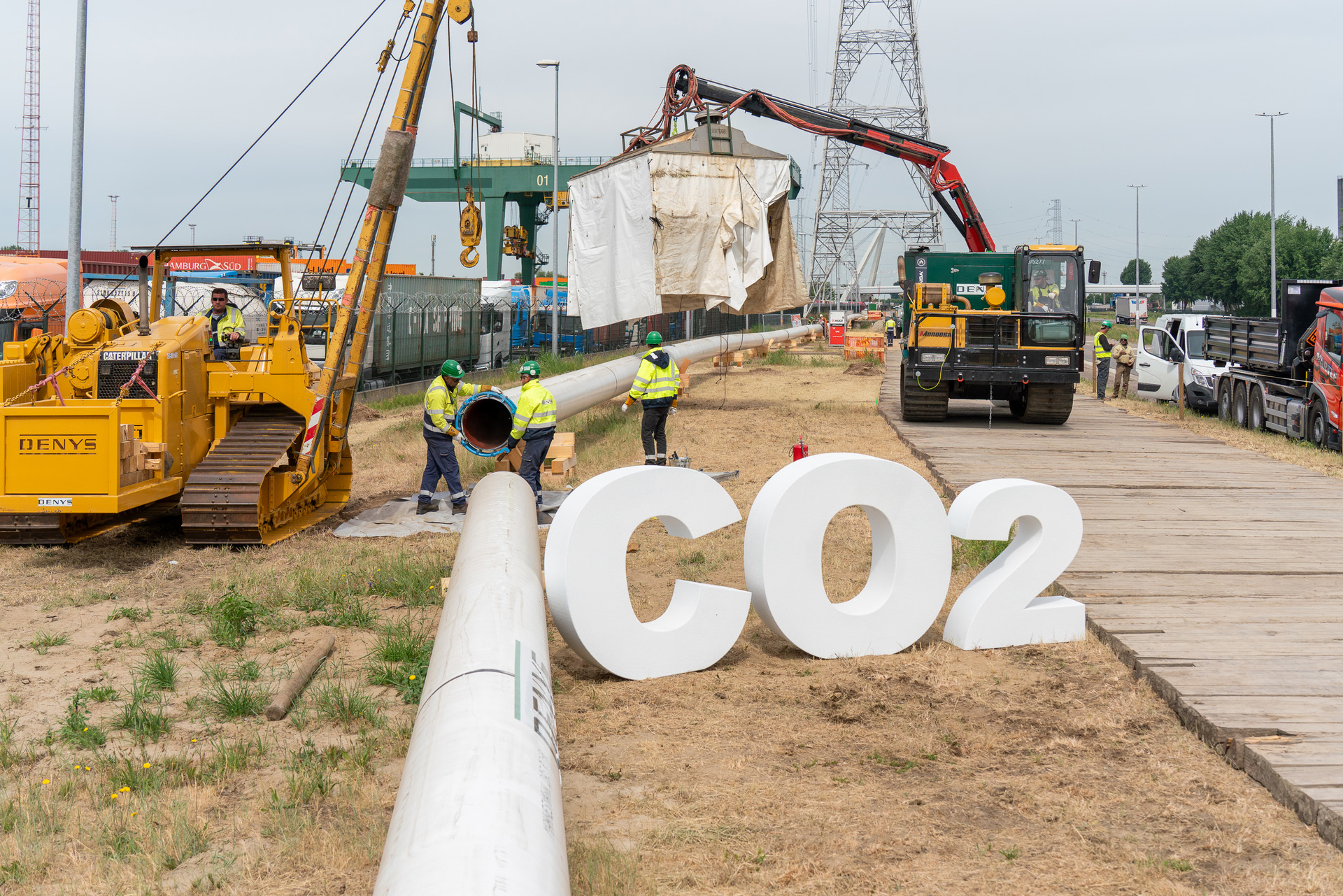 Bouwwerken voor CO2 leiding in de Haven van Antwerpen.